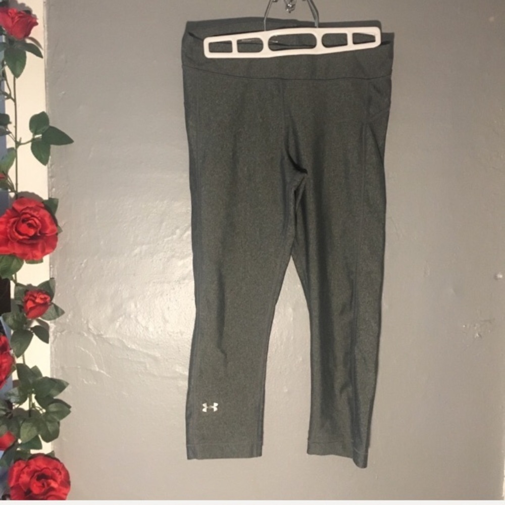 Under Armour athletic capris compression